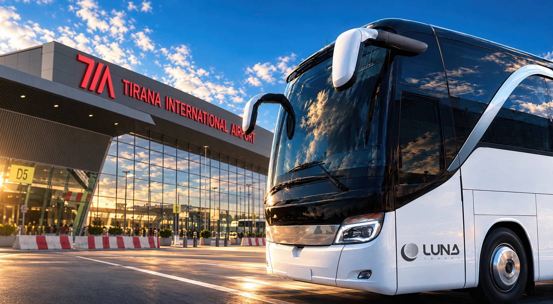 Autobusi i Luna Travel te terminali i Aeroportit Ndërkombëtar të Tiranës