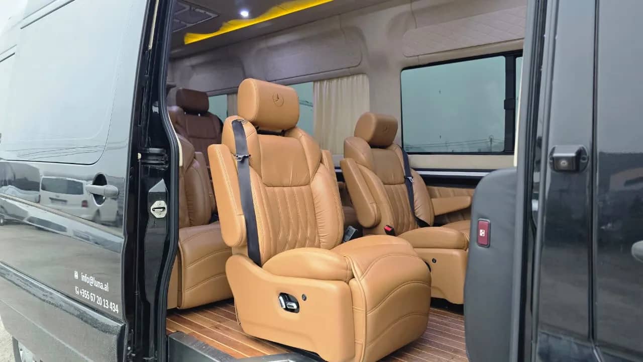 Mercedes-Benz Sprinter Business Class mit 10 Sitzplätzen