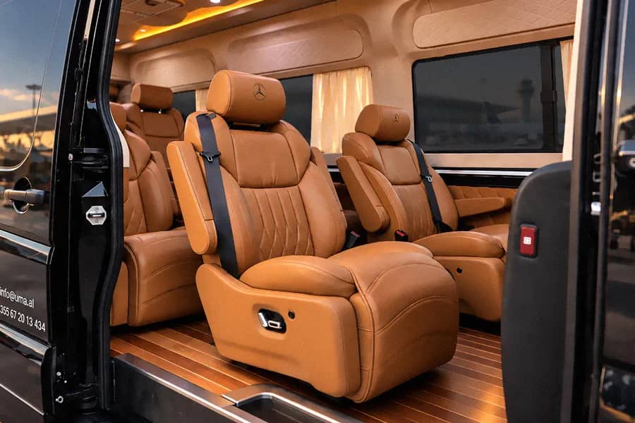 Minivan VIP Luna Travel pour les transferts privés