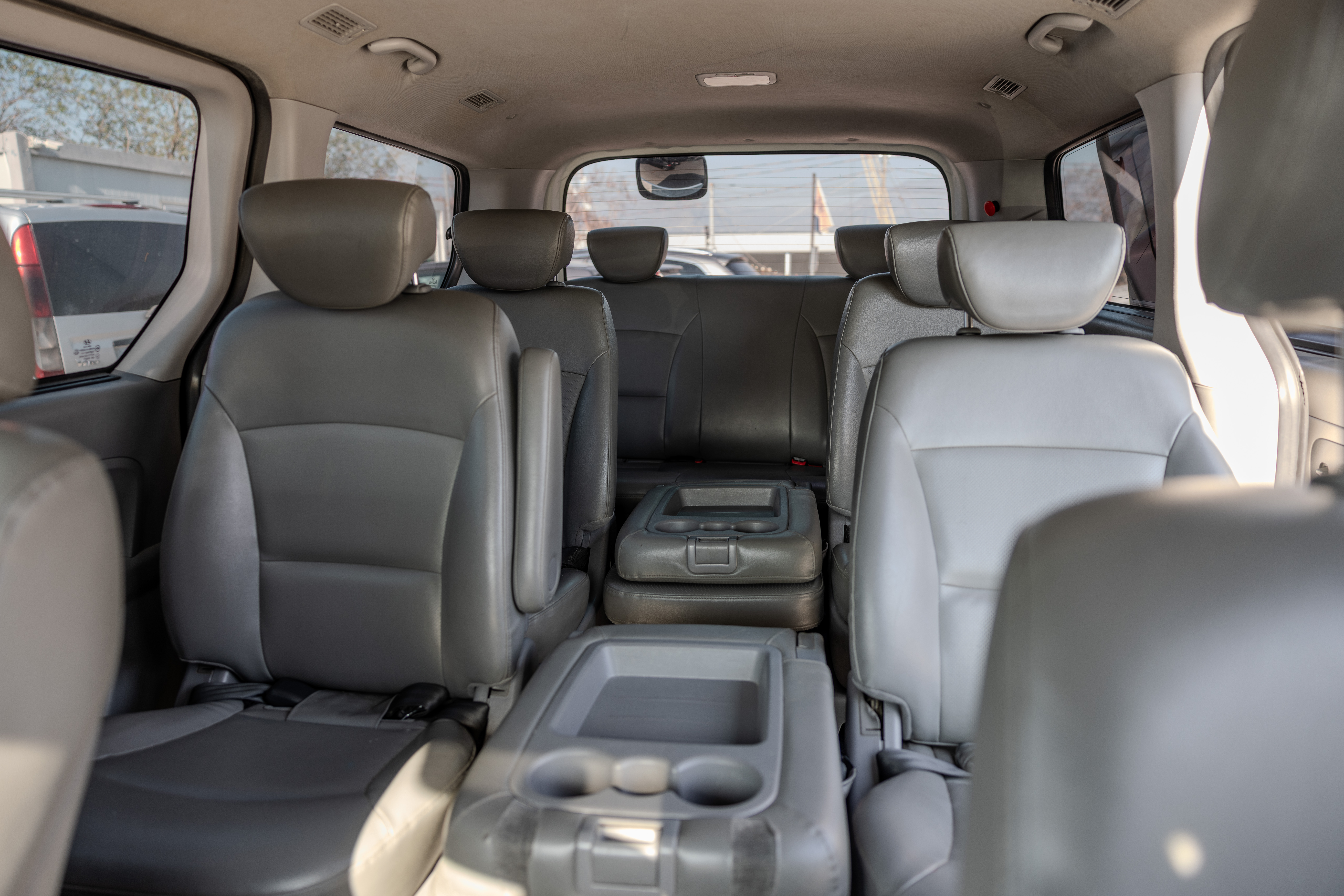 
								Hyundai Grand Starex full									