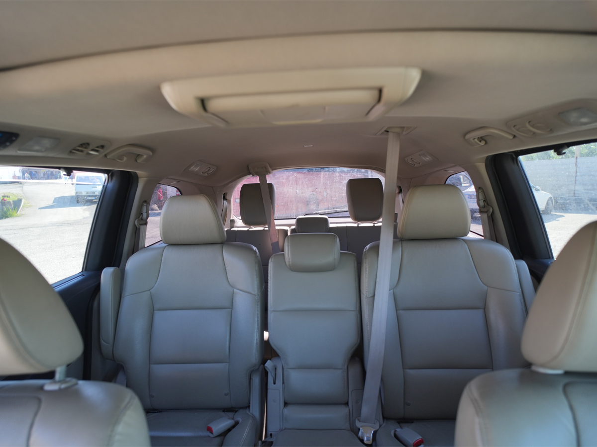 
								Honda Odyssey full									
