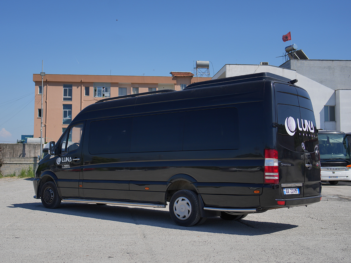 
								Mercedes-Benz Sprinter full									