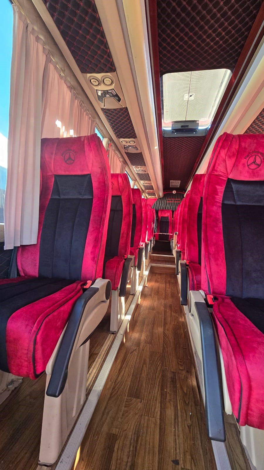 
								Mercedes-Benz Sprinter 23+1 full									