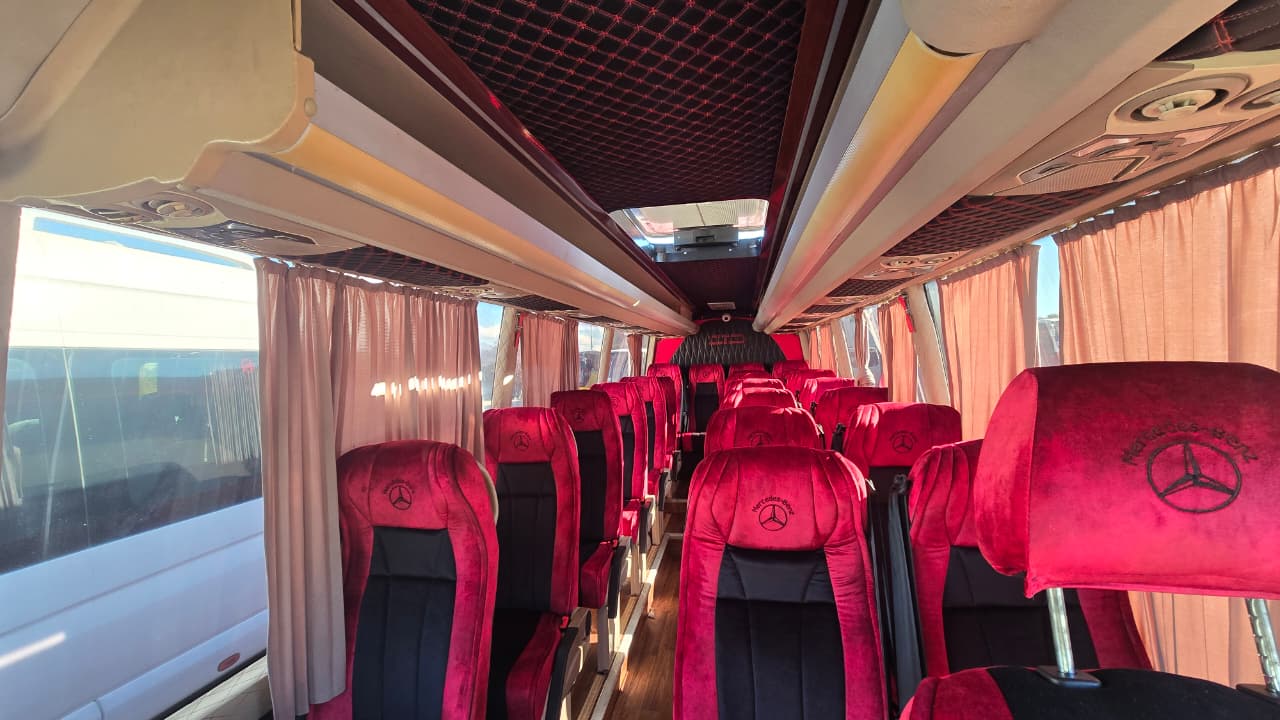 
								Mercedes-Benz Sprinter 23+1 full									