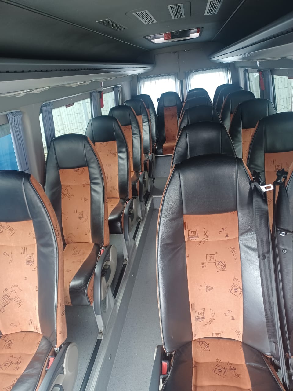 
								Mercedes Benz 19+1 full									