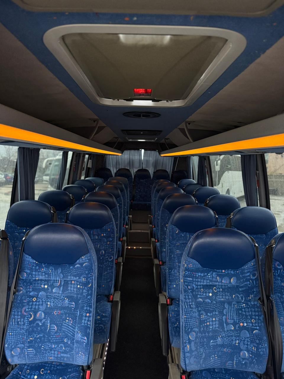 
								Iveco Daily 29+1+1 full									