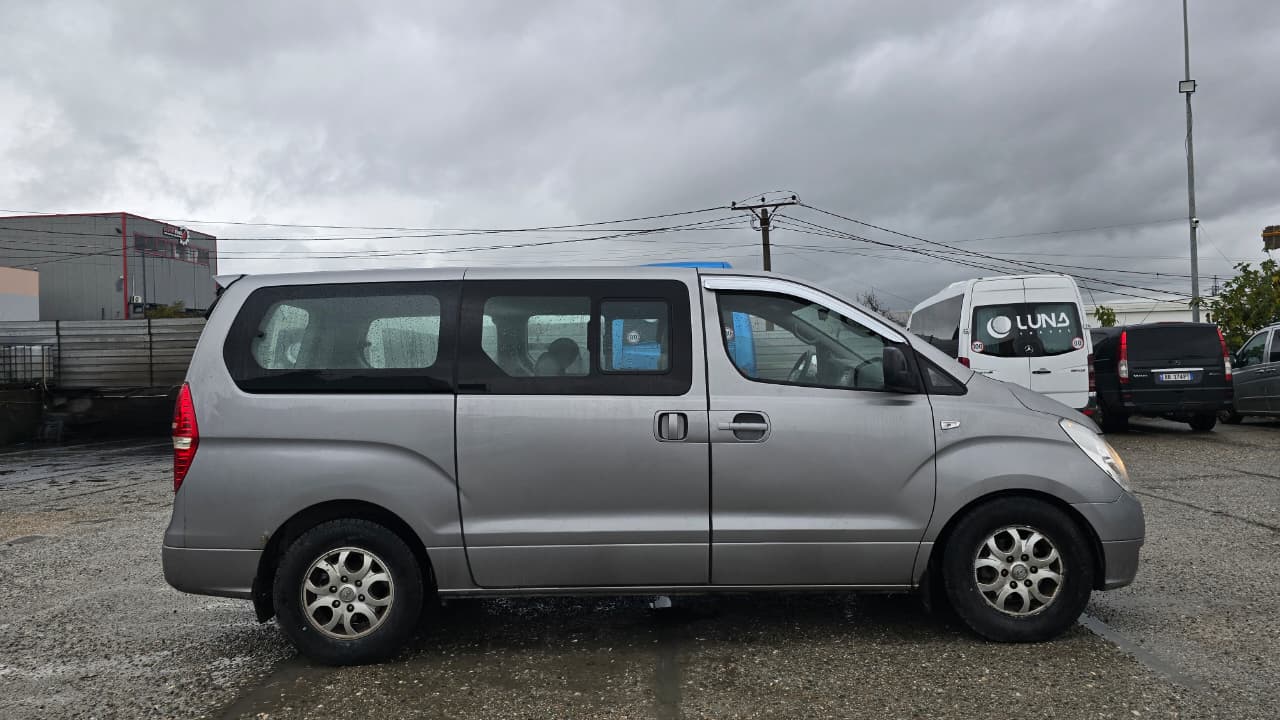 
								Hyundai Grand Starex 2011, 8+1 full									