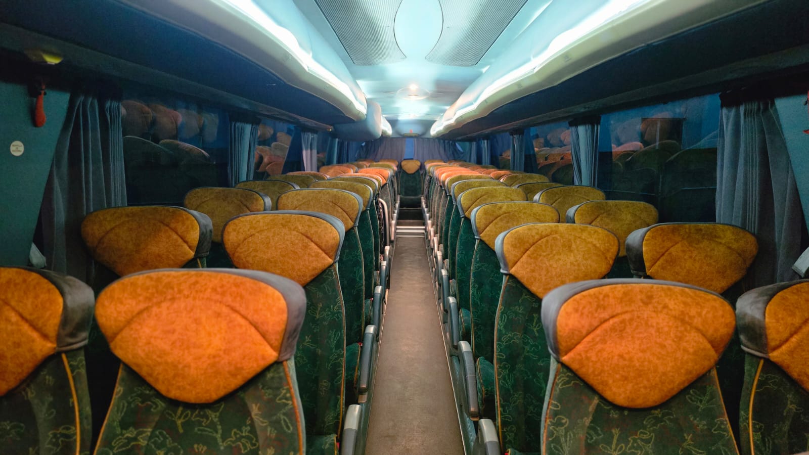 
								Scania Irizar | 2004 | 56+1 full									