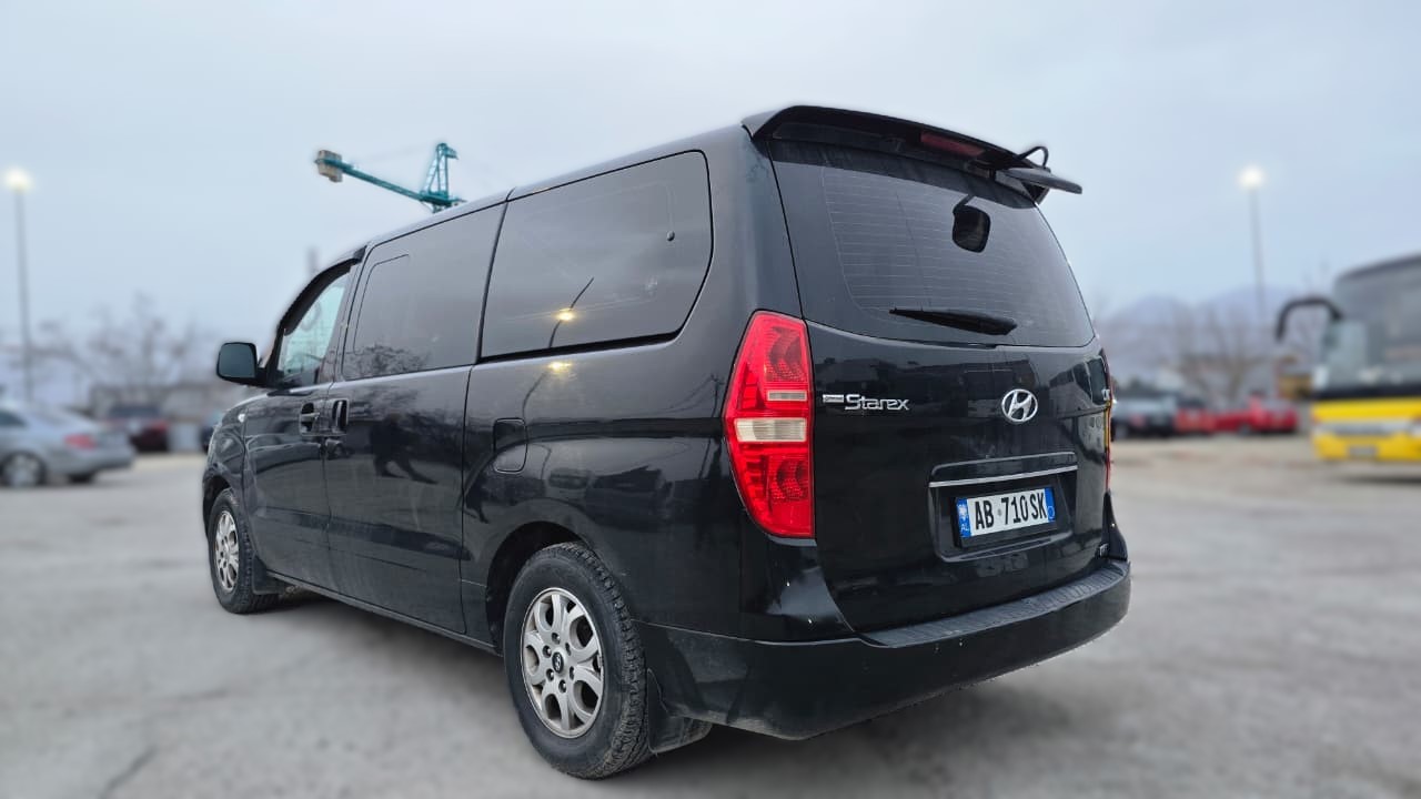 
								Hyundai Grand Starex | 2012 | 8+1 full									