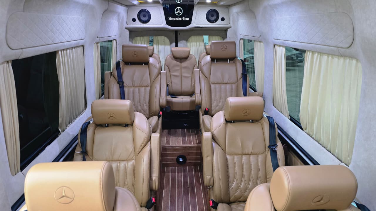 
								Sprinter Business Class | 2017 | 10+1 full									