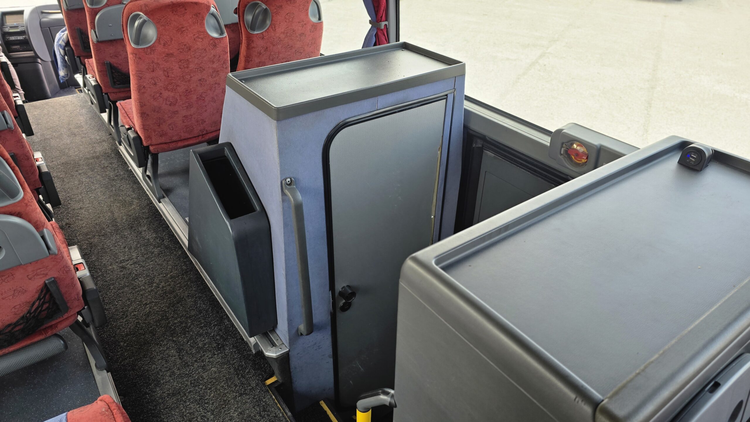 
								Setra | 2004 | 38+1 full									